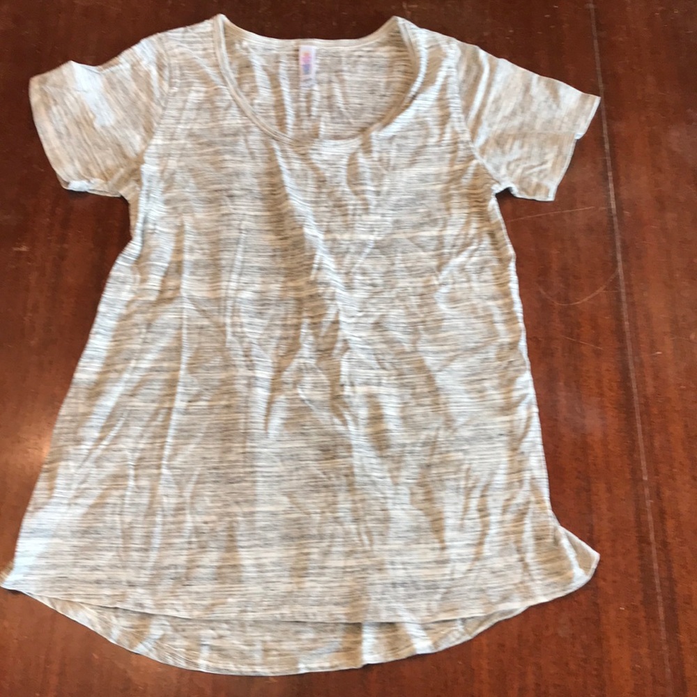 LULAROE Classic Tee short sleeve shirt